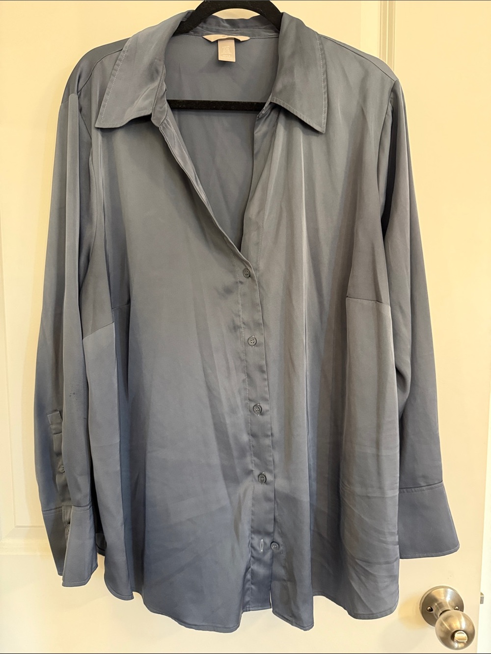 H&M Satin Feel Classic Long-Sleeve Button-Up Shirt — Blue